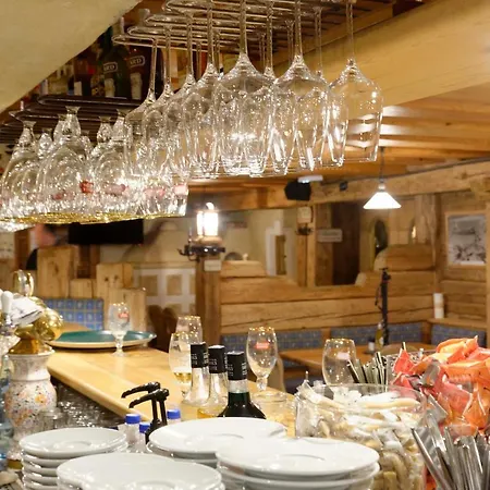 公寓式酒店 3 Etoiles -restaurant Le Pilatus 3*