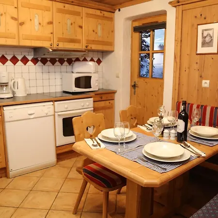 Апарт-отель 3 Etoiles -restaurant Le Pilatus 3*